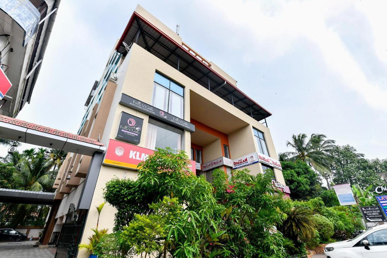 Oyo Flagship 9560 Hotel Bellwether Kochi エクステリア 写真