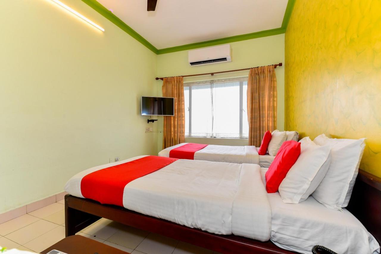 Oyo Flagship 9560 Hotel Bellwether Kochi エクステリア 写真